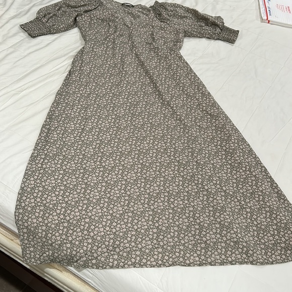 Lulus Times With You Sage Green Floral Print Puff Sleeve Midi Dress Size Medium - Picture 10 of 15